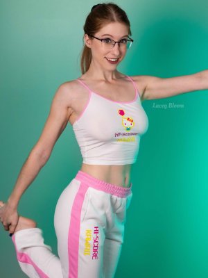 Lacey Bloom Photo #38