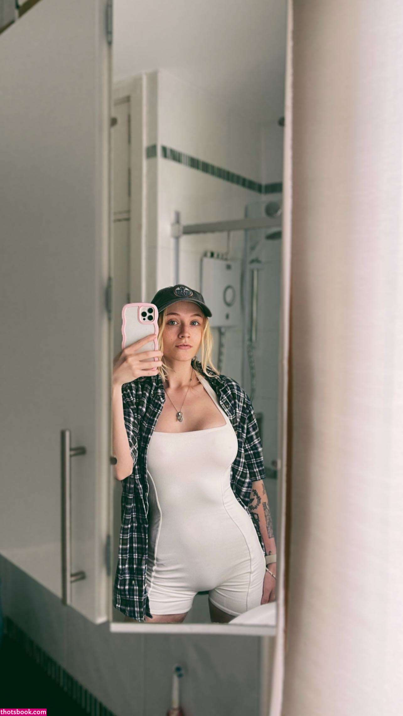 Janet Devlin Photo #11