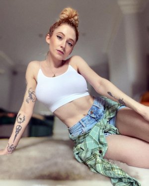 Janet Devlin Photo #36