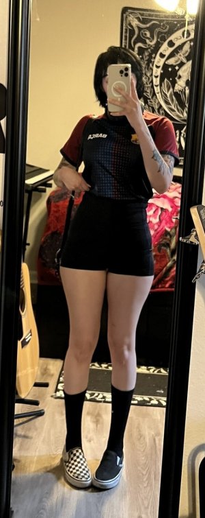 Redroomromance Photo #30