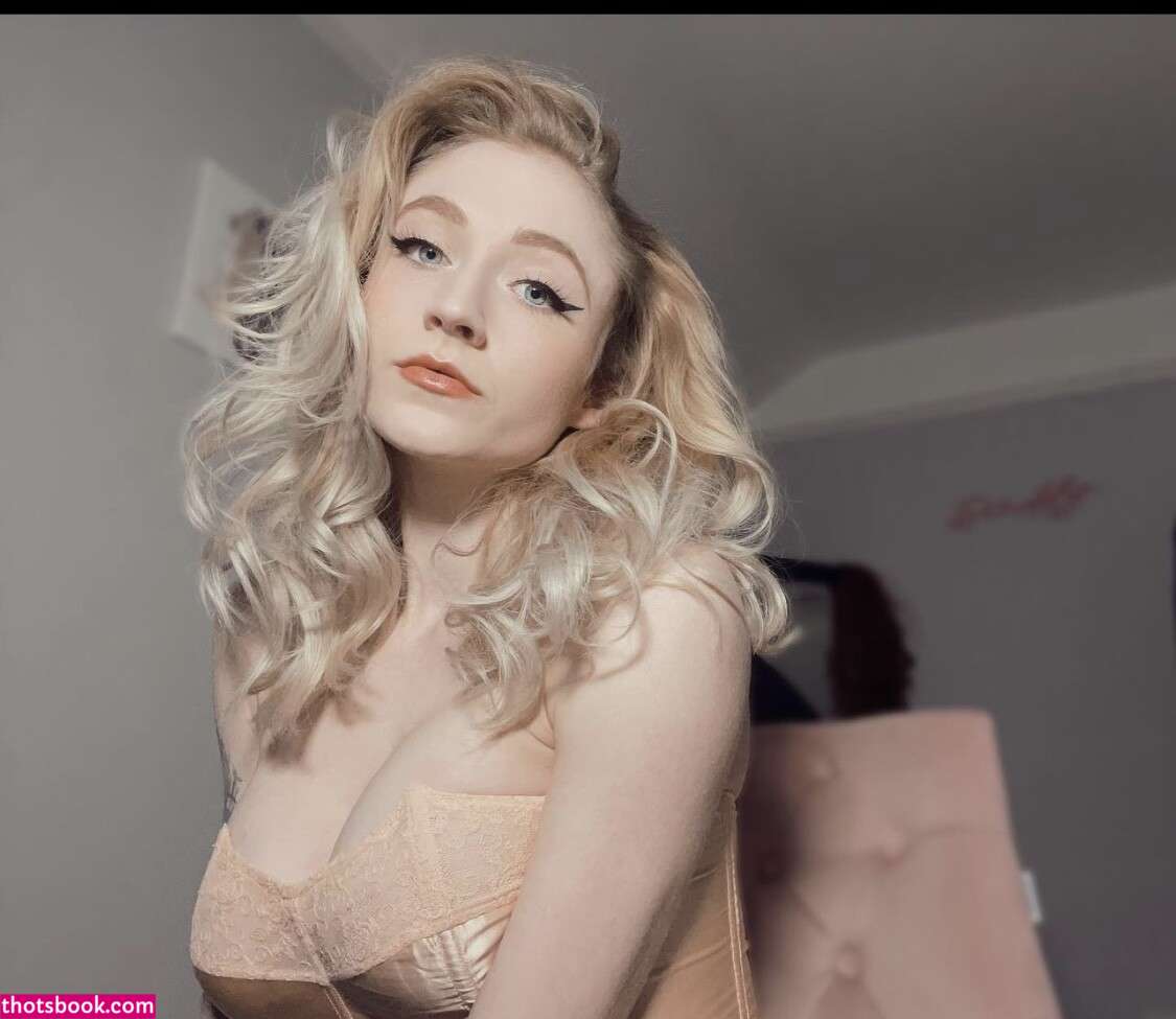 Janet Devlin Photo #46