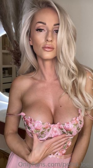 Petraloescher Photo #9