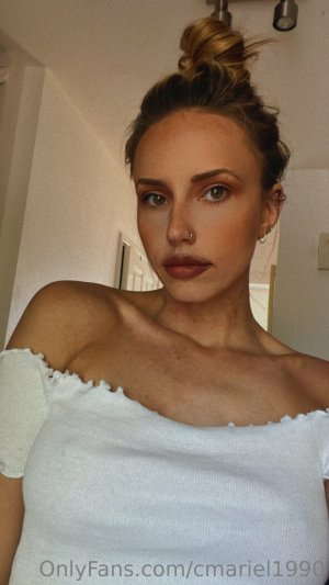 Cerimarie1990 Photo #17