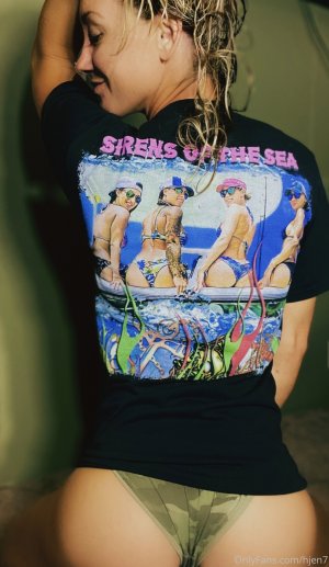 Huntress Jen Photo #15