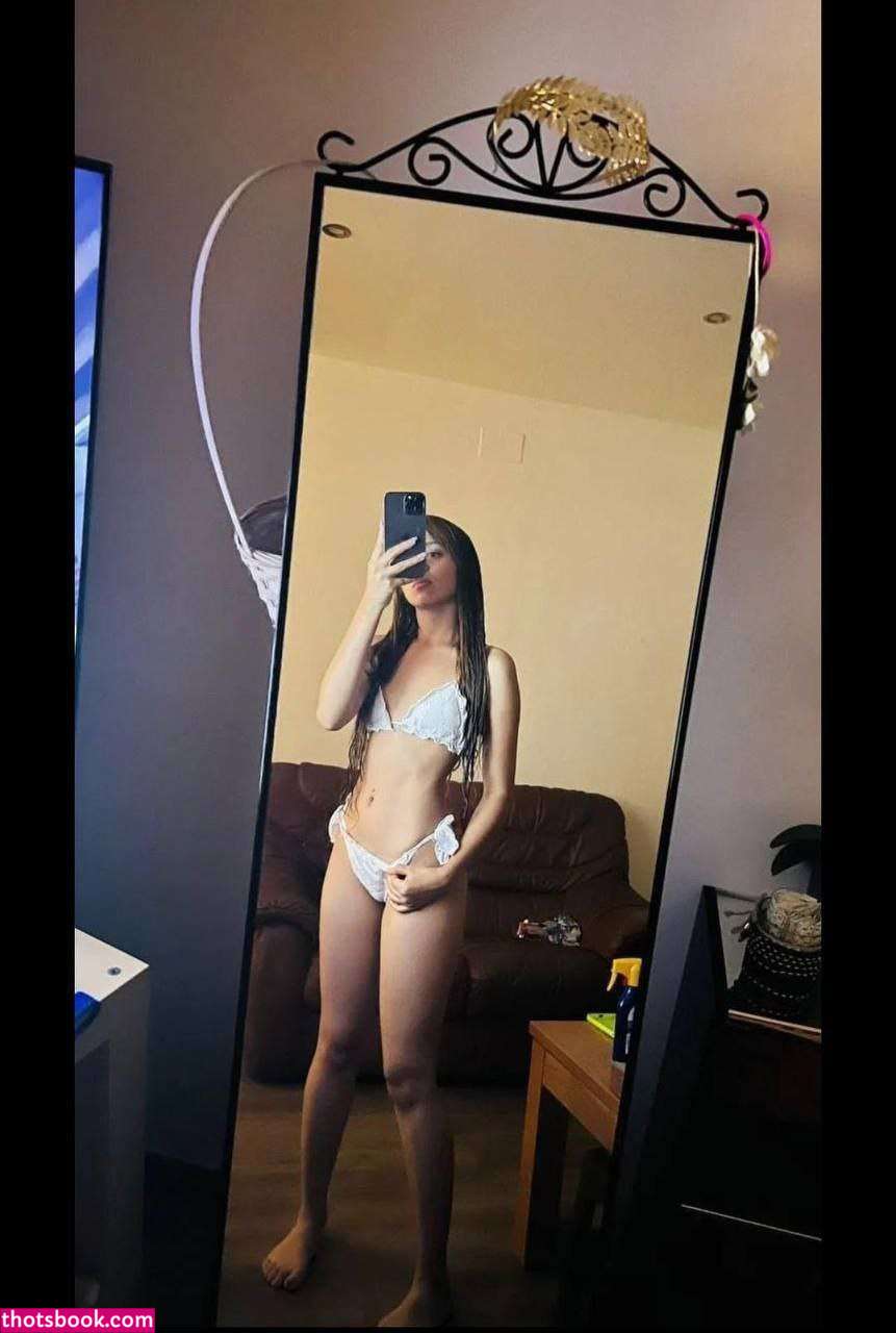 Nsy Solorzano Photo #4