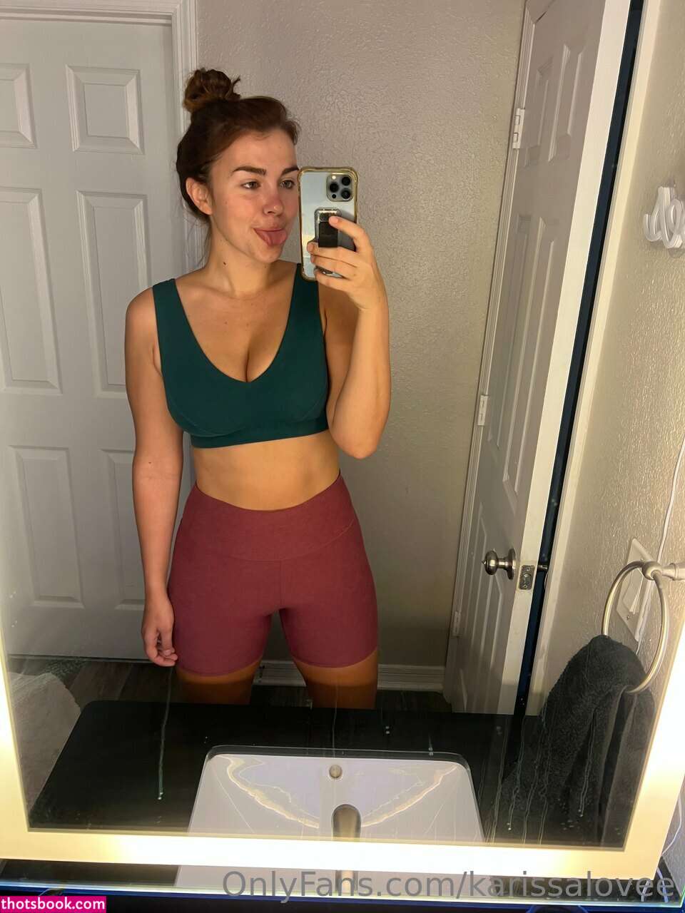 Karissaeats Photo #34