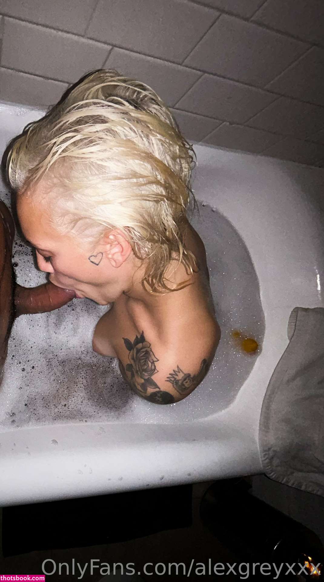 xoalexgrey Photo #30