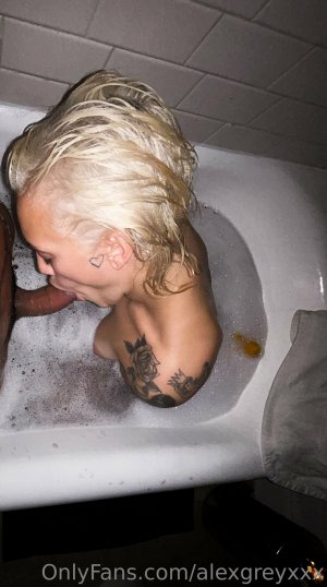 xoalexgrey Photo #30