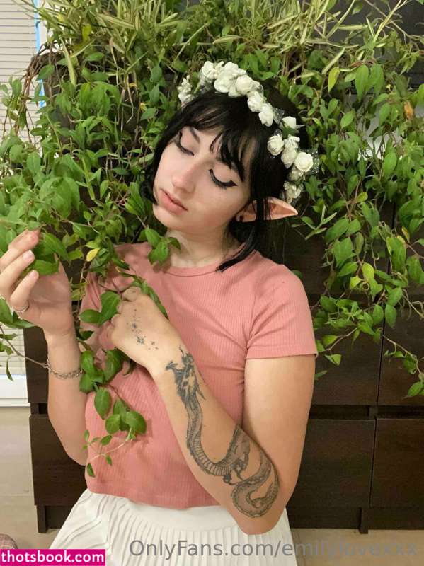 Emilylovexxx Photo #9