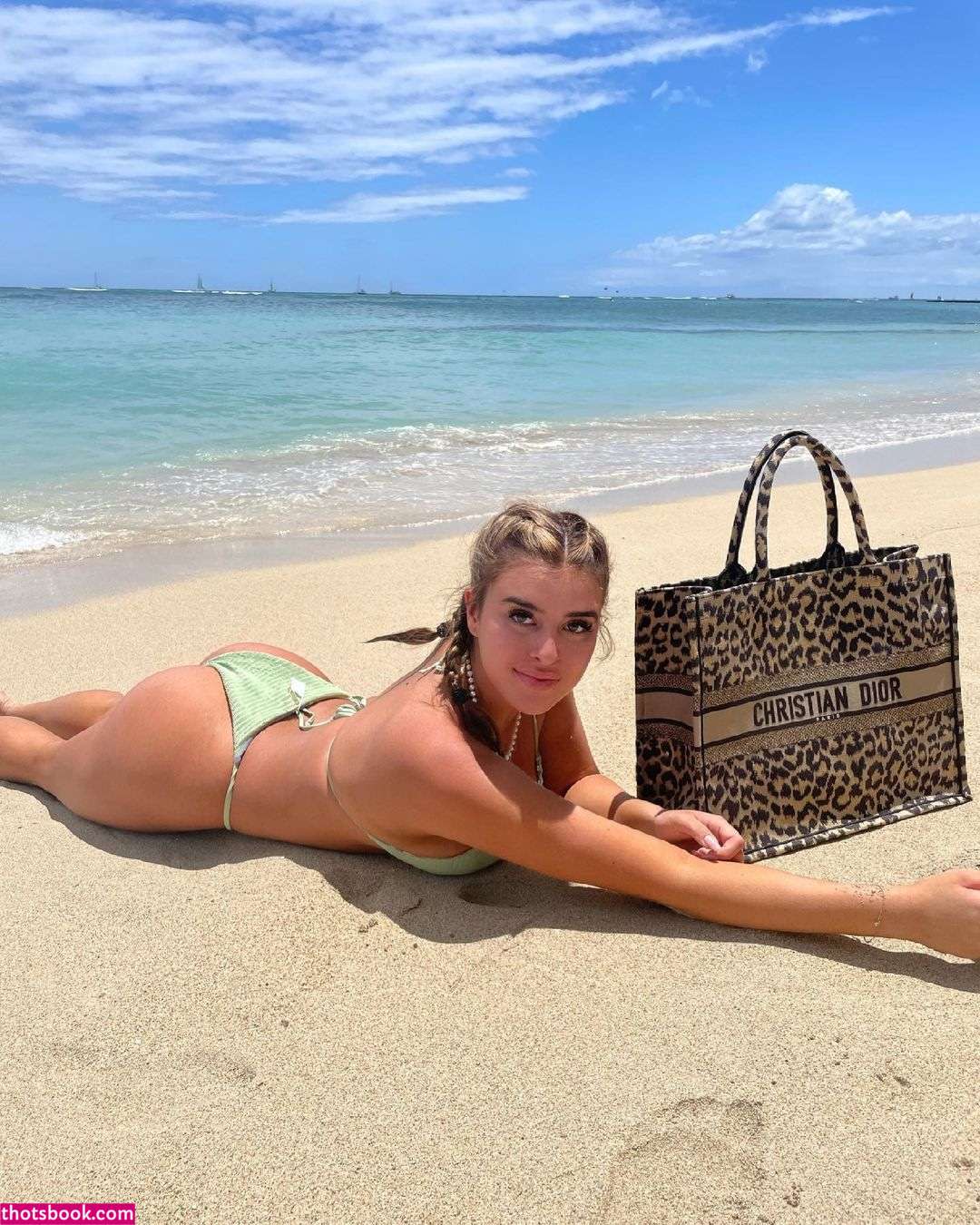 Kalani Hilliker Photo #33