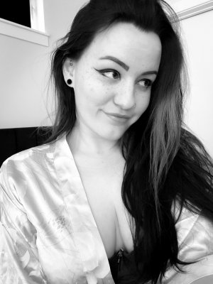 Concealedbones Photo #6