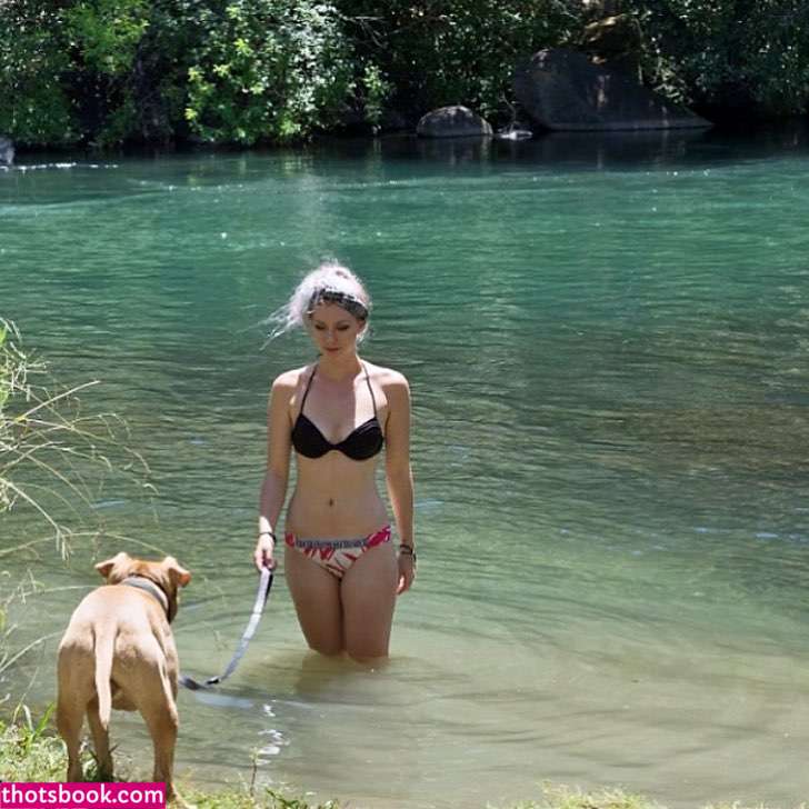 Nicole Skyes Photo #18