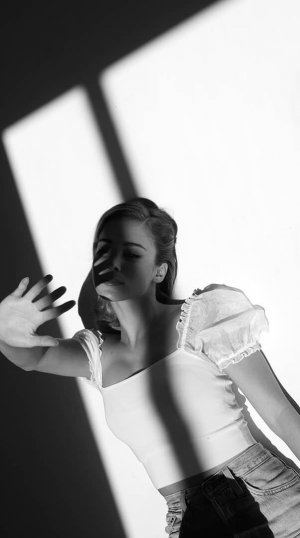 Alba Baptista Photo #13