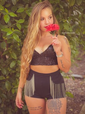 Adrii Rosado Photo #24