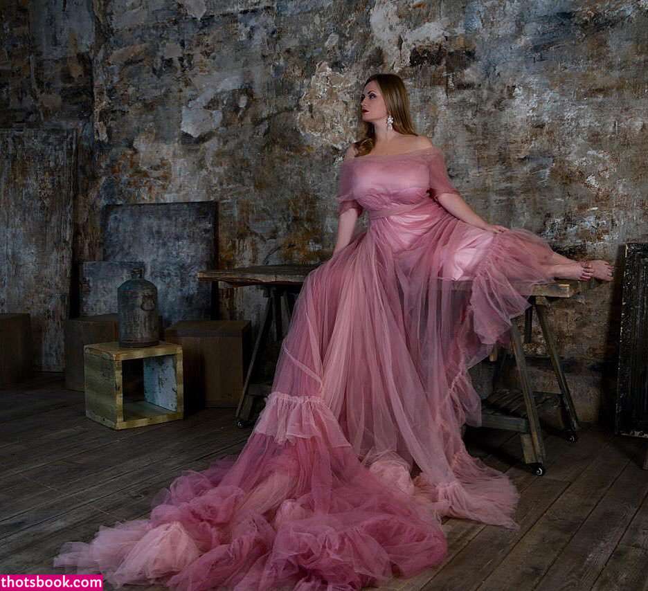 Maria Body Photo #39