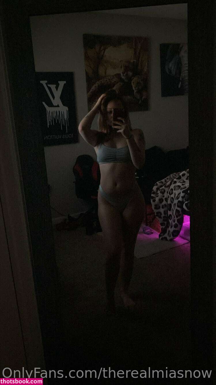 Therealmiasnow Photo #13