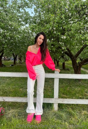 Aventure Marie Photo #25