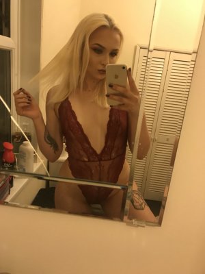 Nikita Reign Photo #74