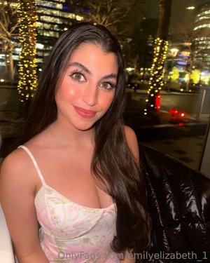 emilyelizabeth1 Photo #3