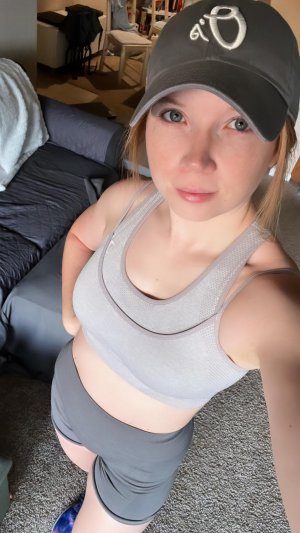 Peachy Noel Photo #8