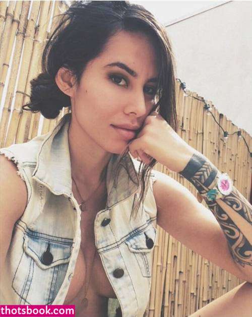 Khalyla Kuhn Photo #5