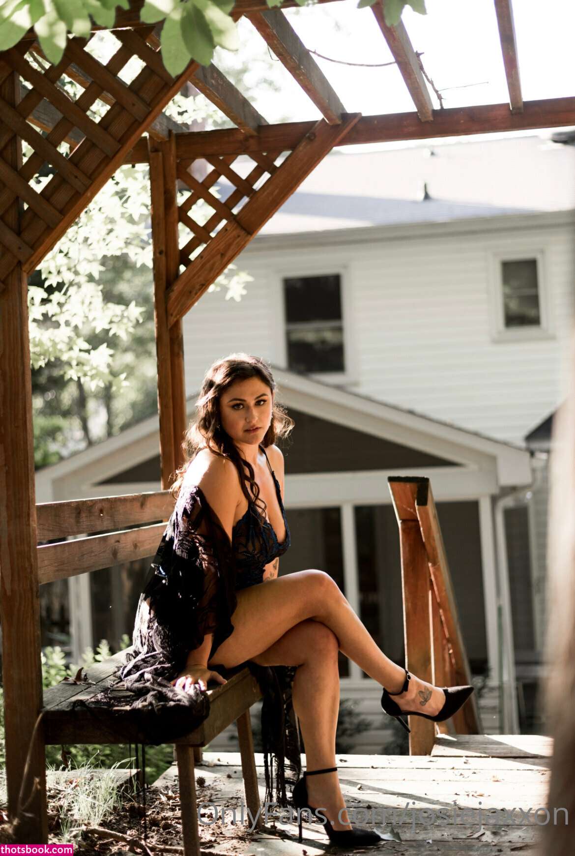 Josiejaxxonhotwife Photo #31