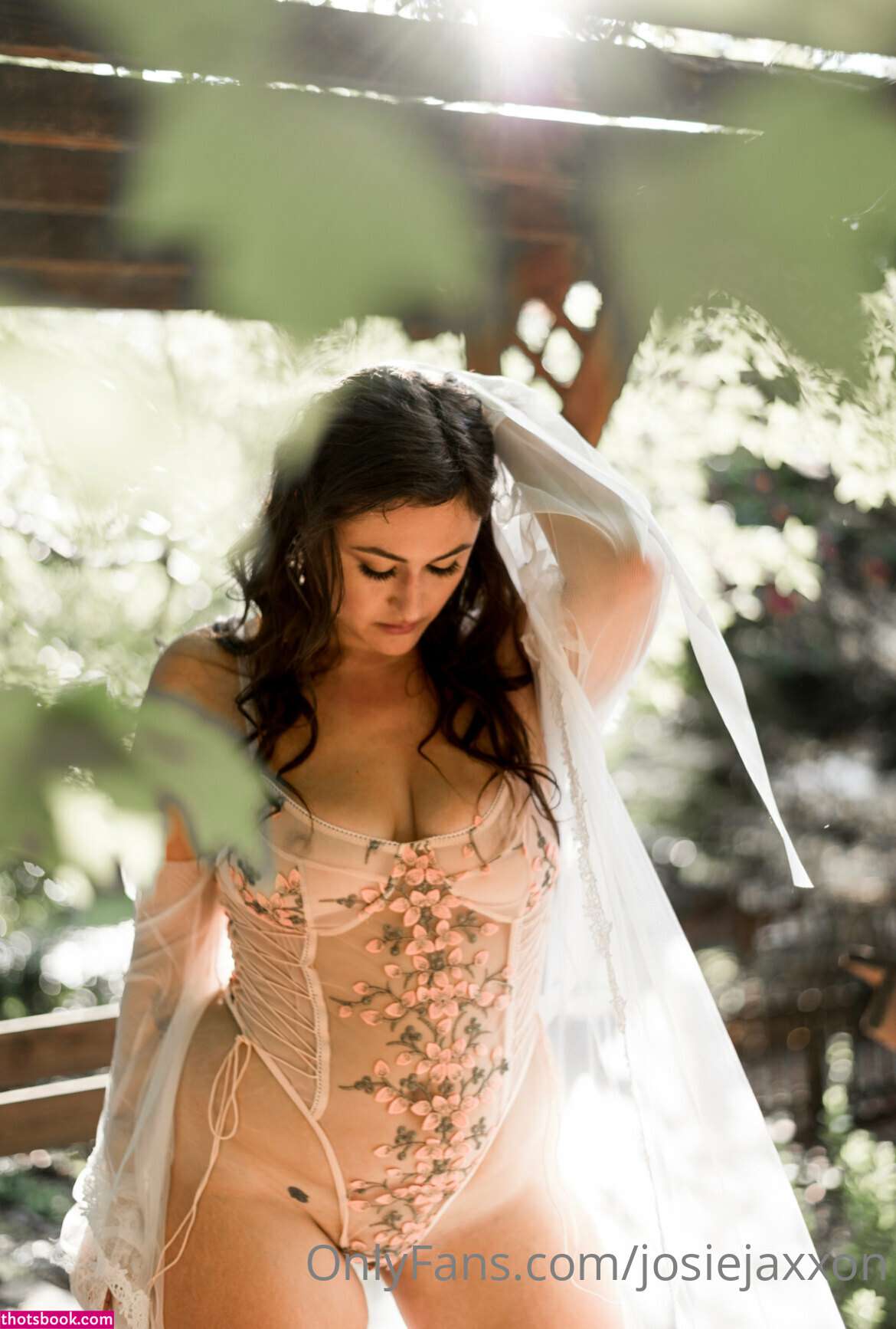 Josiejaxxonhotwife Photo #33