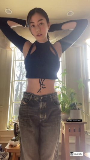 Lauren Tsai Photo #23