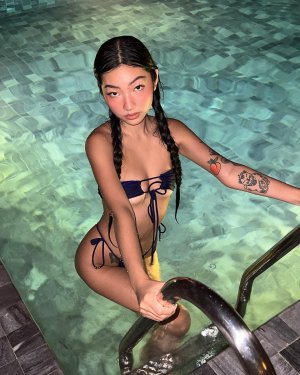 Oanhdaqueen Photo #10