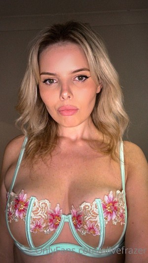 olivefrazer Photo #6