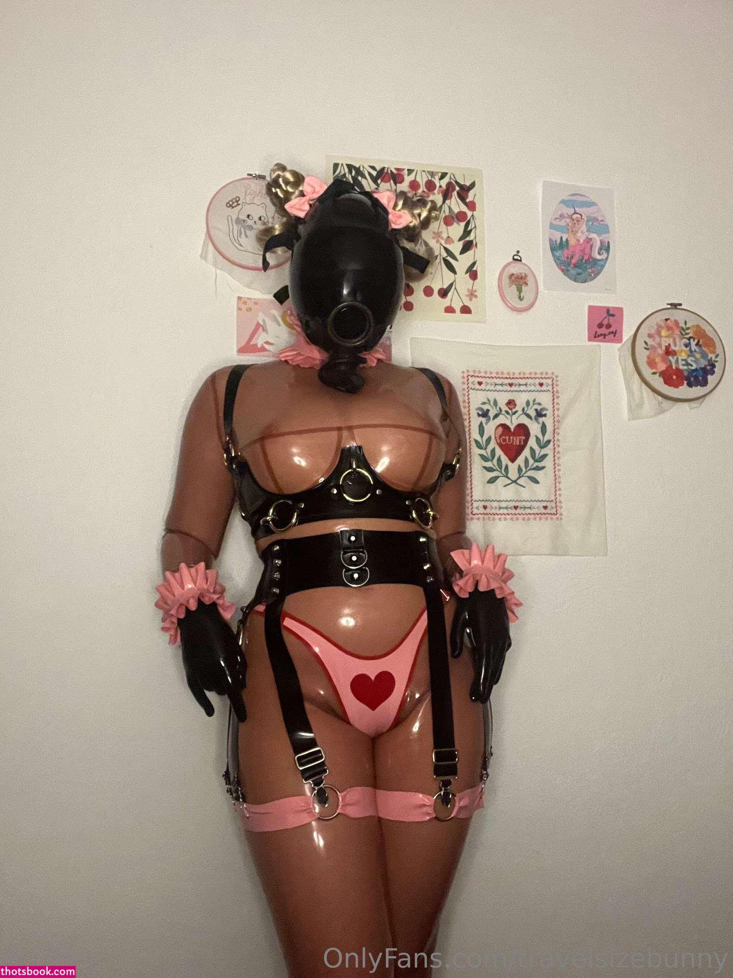 Travelsizebunny Photo #26