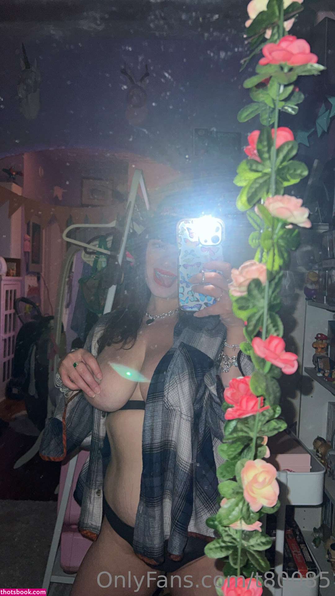 Vanessinator Photo #85