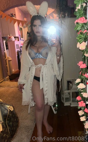 Vanessinator Photo #237