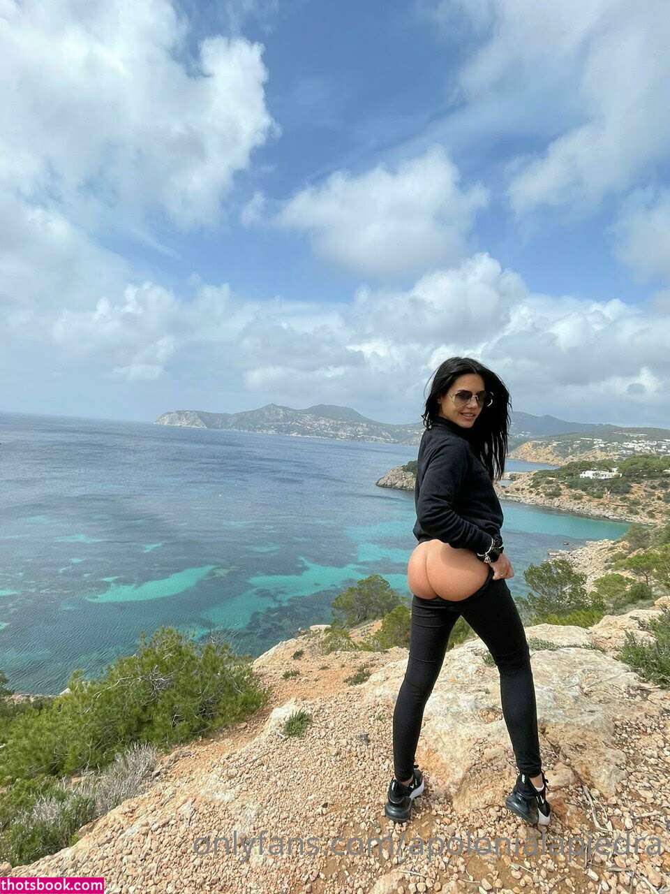 Apolonia Lapiedra Photo #6