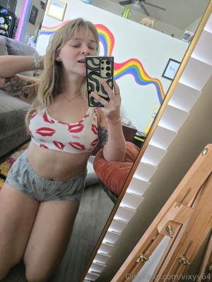 Vixyy64 Photo #48