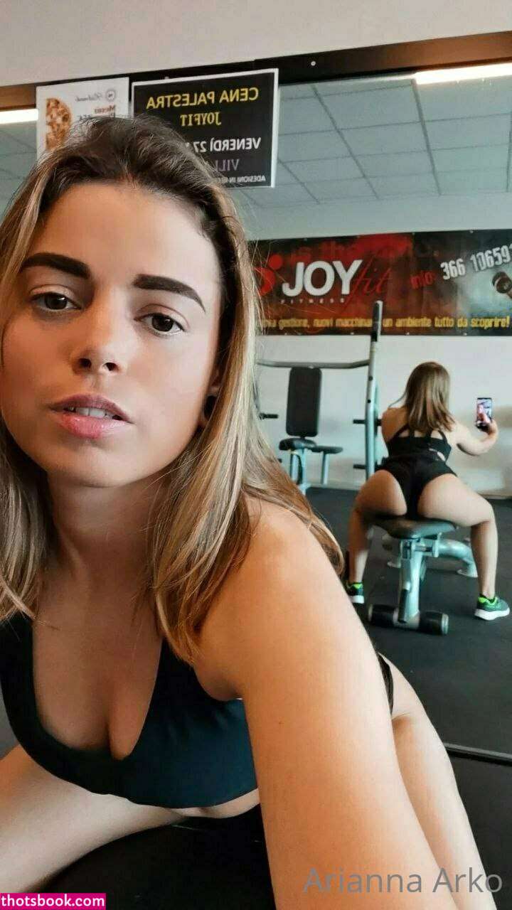 Arianna Arko Photo #25