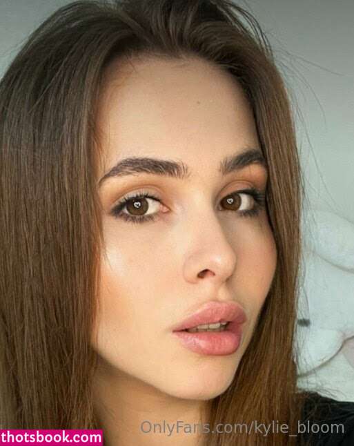 Kylie Bloom Photo #12
