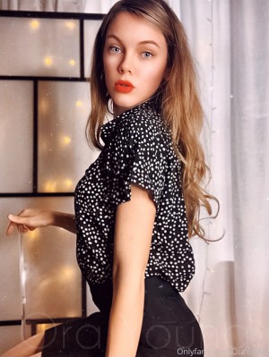 Ora Young Photo #308