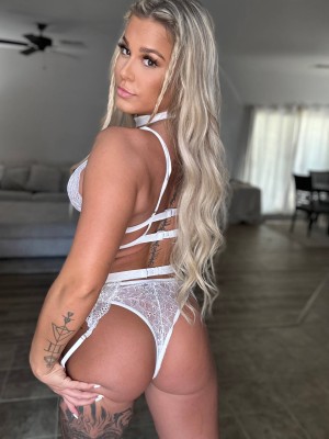 Brazybecca Photo #26