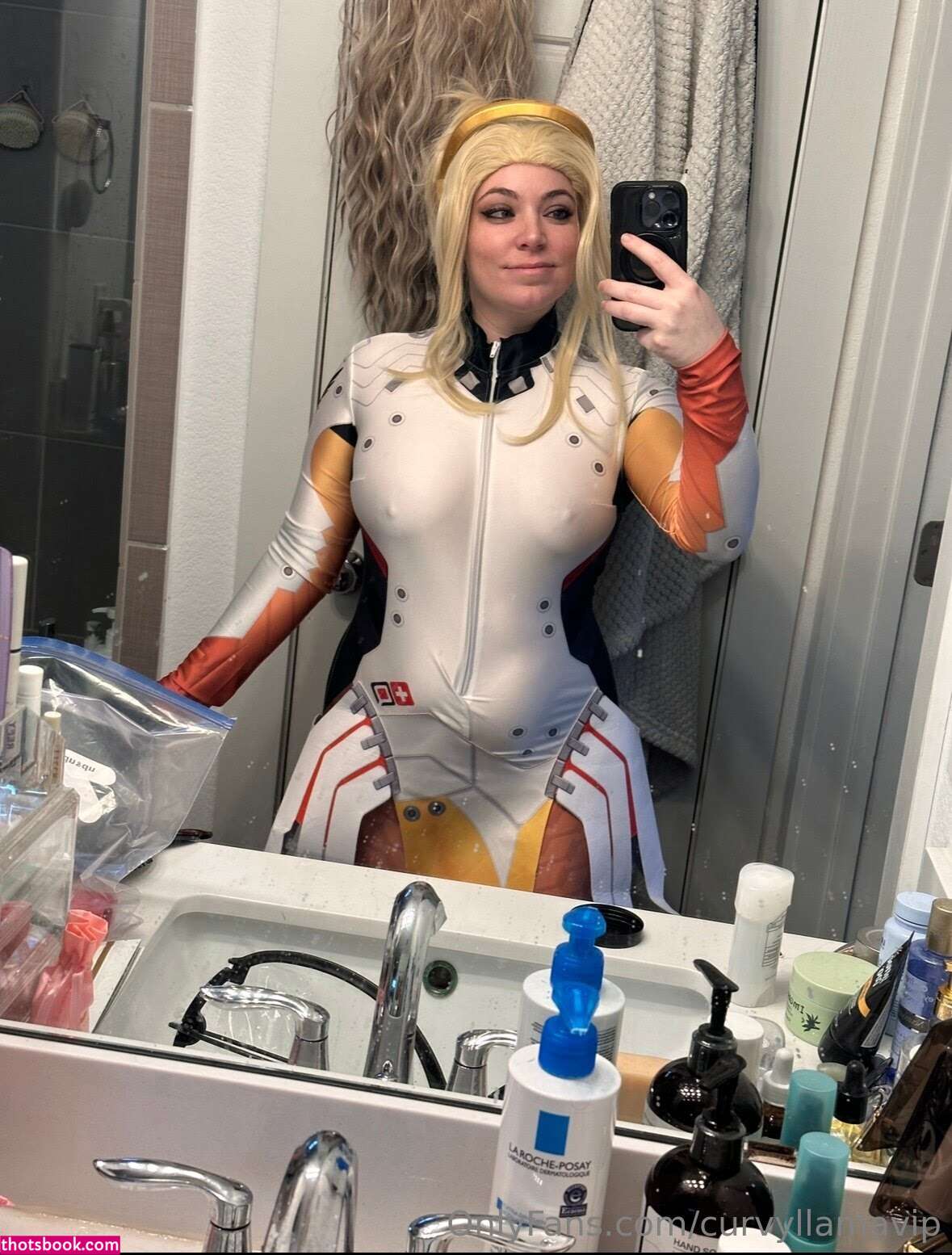 Curvyllama Photo #54