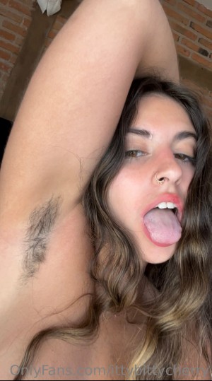 ittybittycherry Photo #8