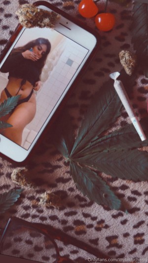 ittybittycherry Photo #66