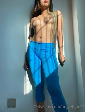 Angieblue21 Photo #331