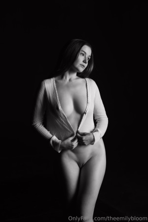 Emily Bloom Photo #854