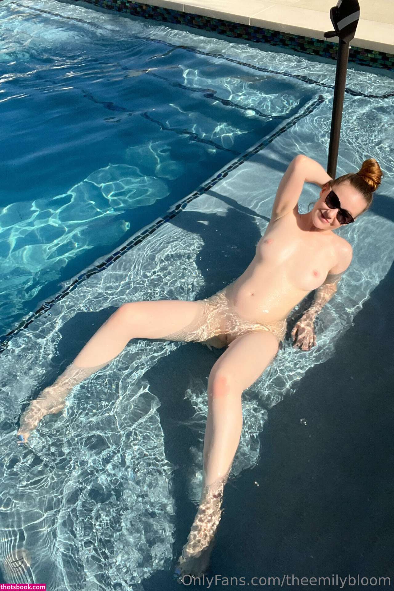 Emily Bloom Photo #1013