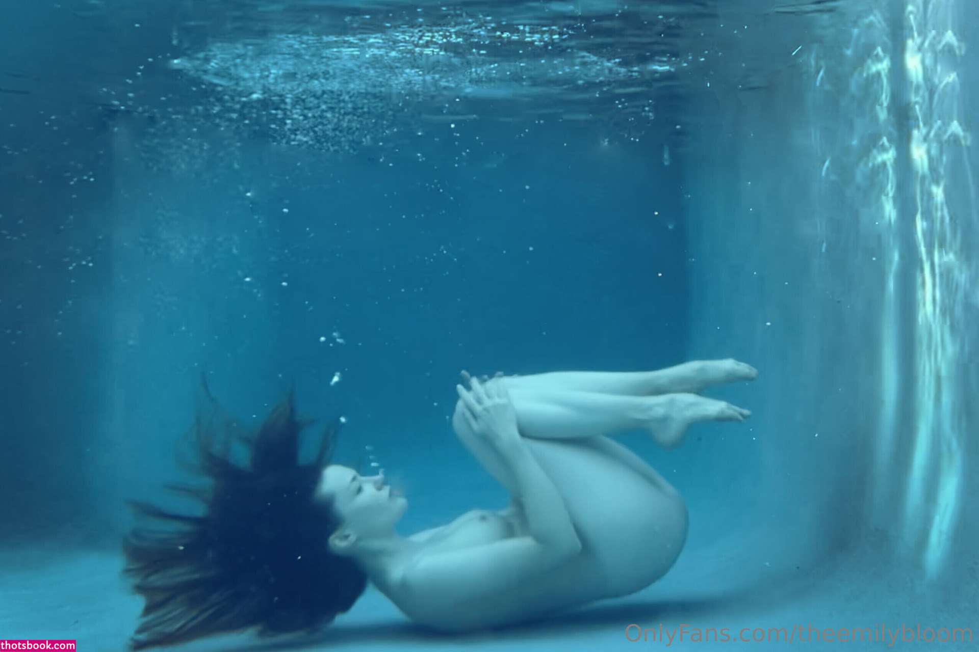 Emily Bloom Photo #1046