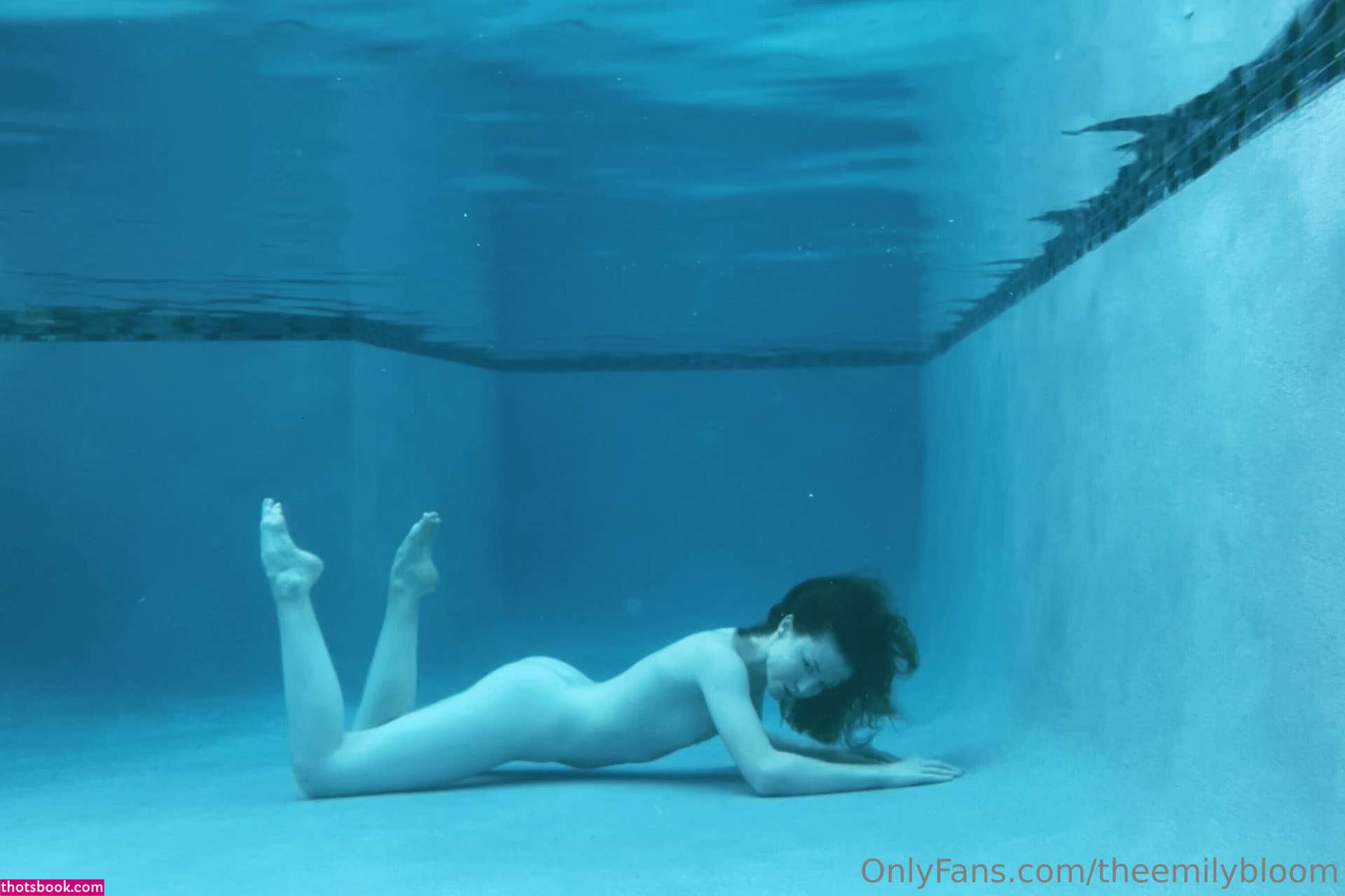 Emily Bloom Photo #1052