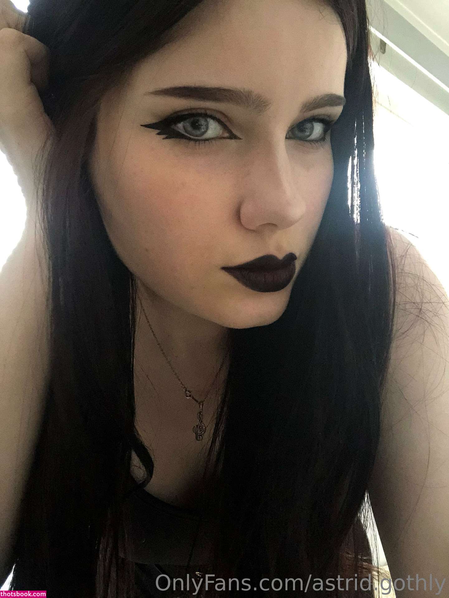 Astrid Gothly Photo #21