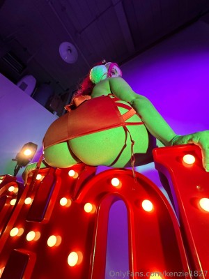 elizabethh1827 Photo #20