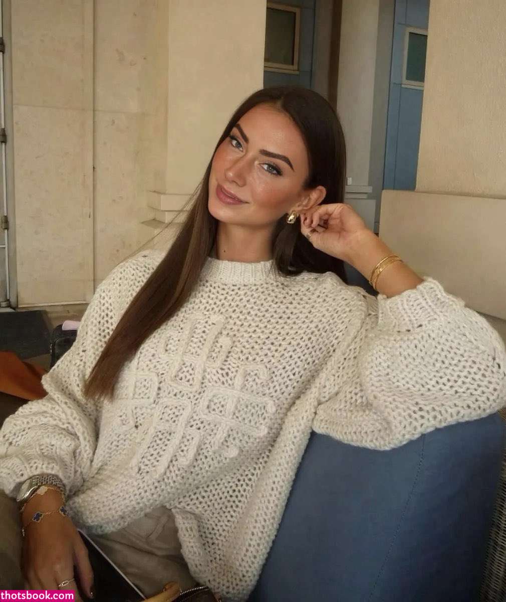 Isabella Moreau Photo #11